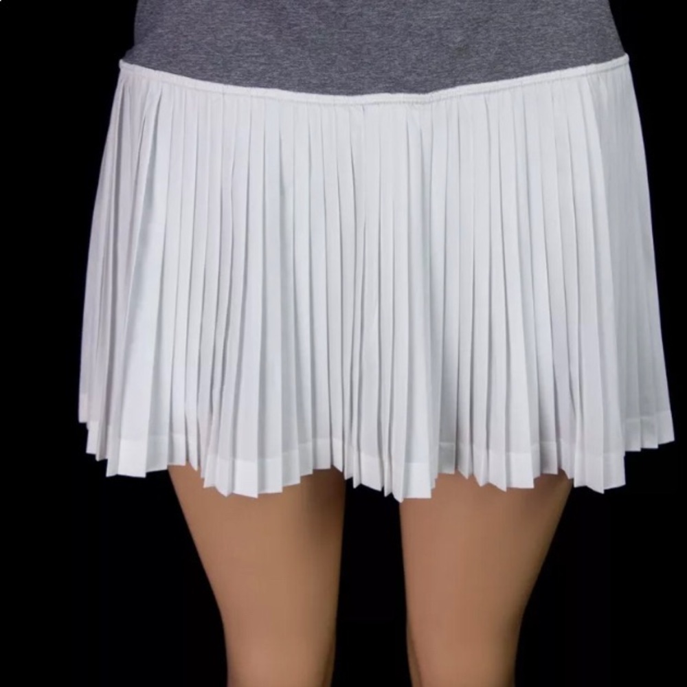 Lululemon pleat to street skirt